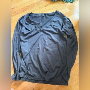 oversized gray v neck top size s